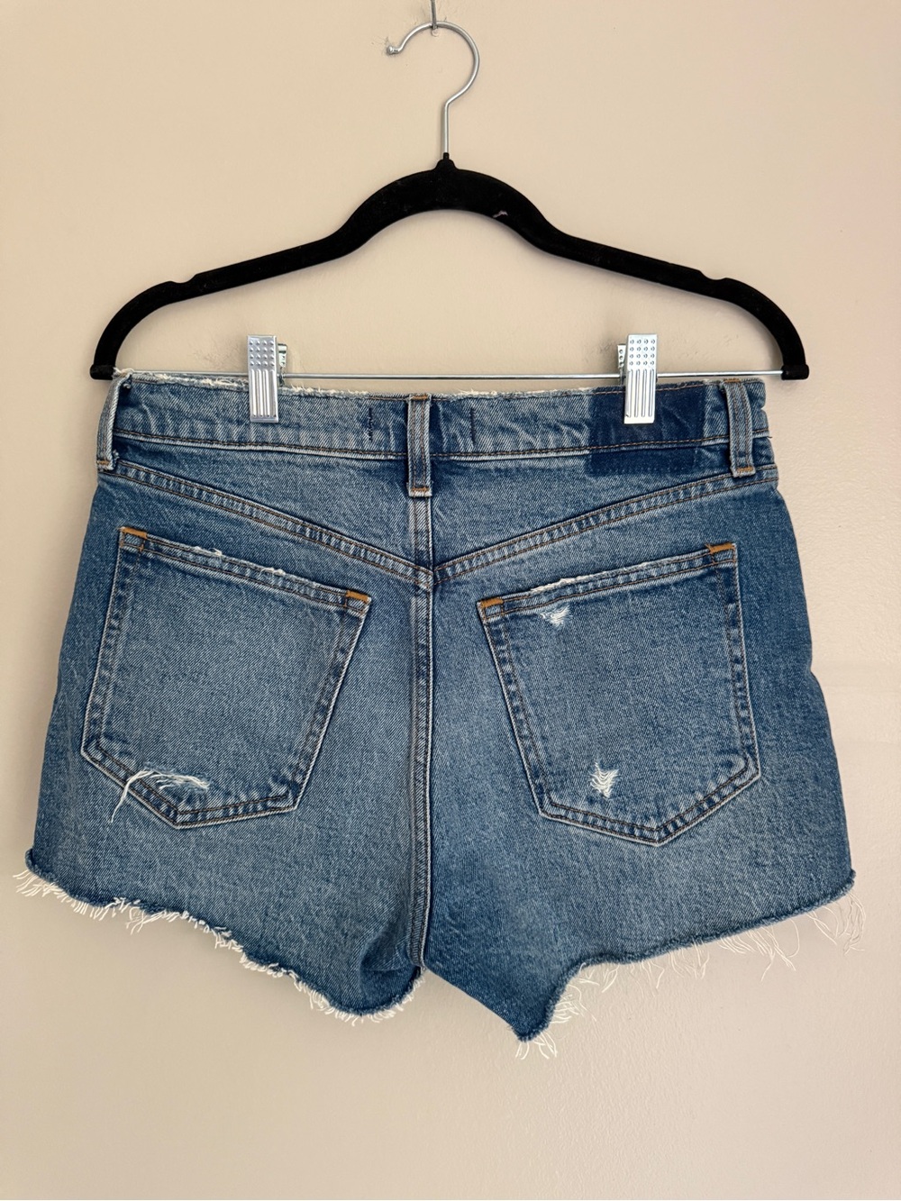 NWT Abercrombie & Fitch Distressed Denim Shorts, size 27, 2.5" inseam - Picture 4 of 5